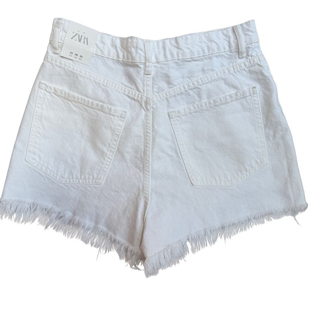 Zara White Denim High-Waisted Frayed Hem Shorts Size 8 USA / EUR 40 - Picture 2 of 4